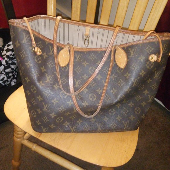 Purse - Picture 1 of 2